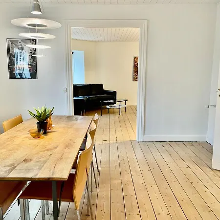 Central, Charmerende Διαμέρισμα